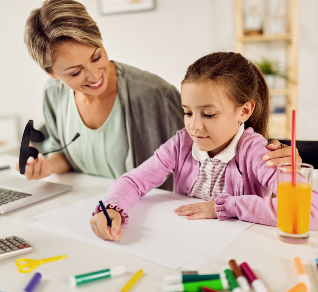 Retravailler avec son enfant à la maison : guide de survie pour parents